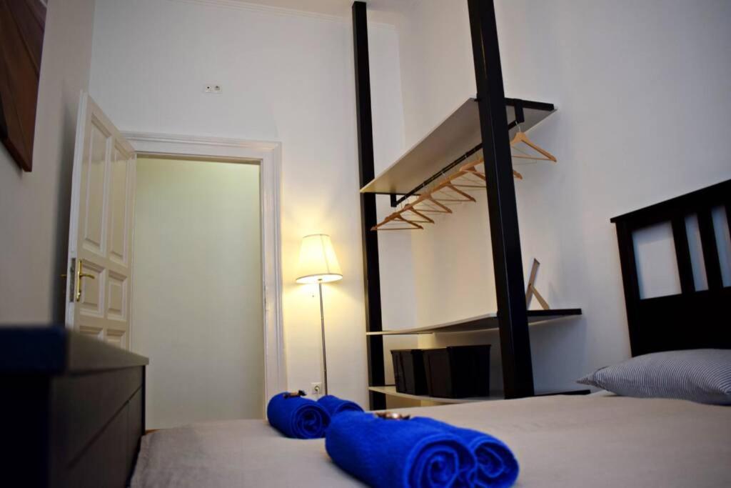 Central Budapest Apartment In Historical Building With Free Private Parking Luaran gambar