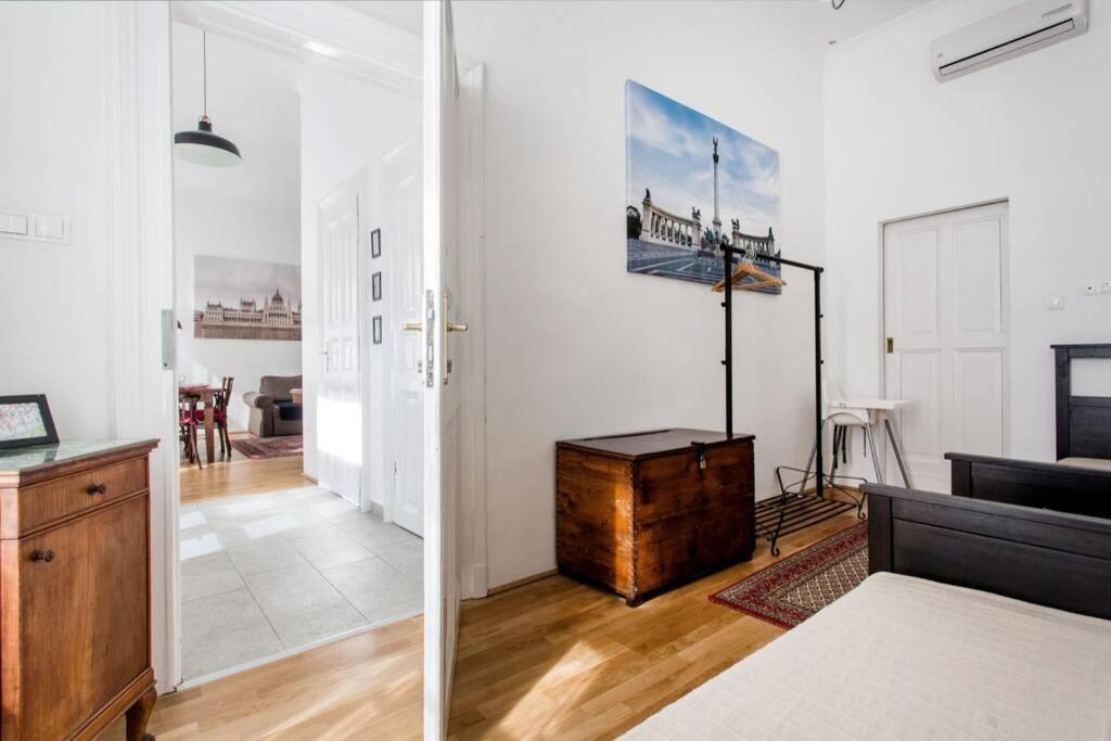 Central Budapest Apartment In Historical Building With Free Private Parking Luaran gambar