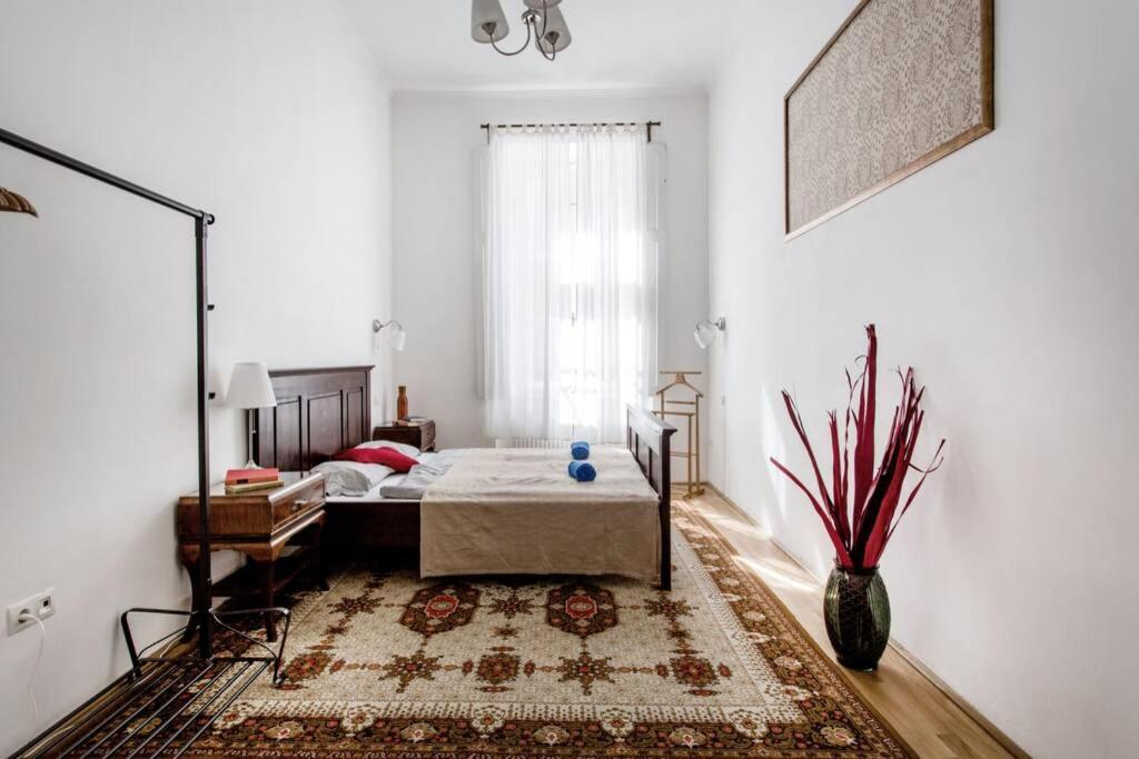 Central Budapest Apartment In Historical Building With Free Private Parking Luaran gambar