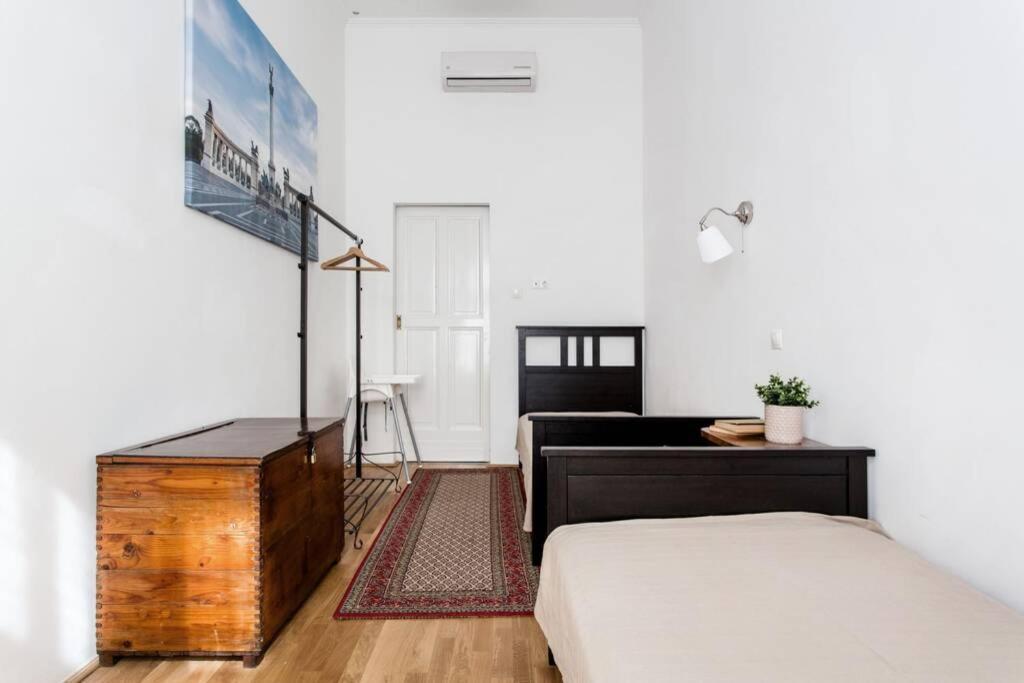 Central Budapest Apartment In Historical Building With Free Private Parking Luaran gambar